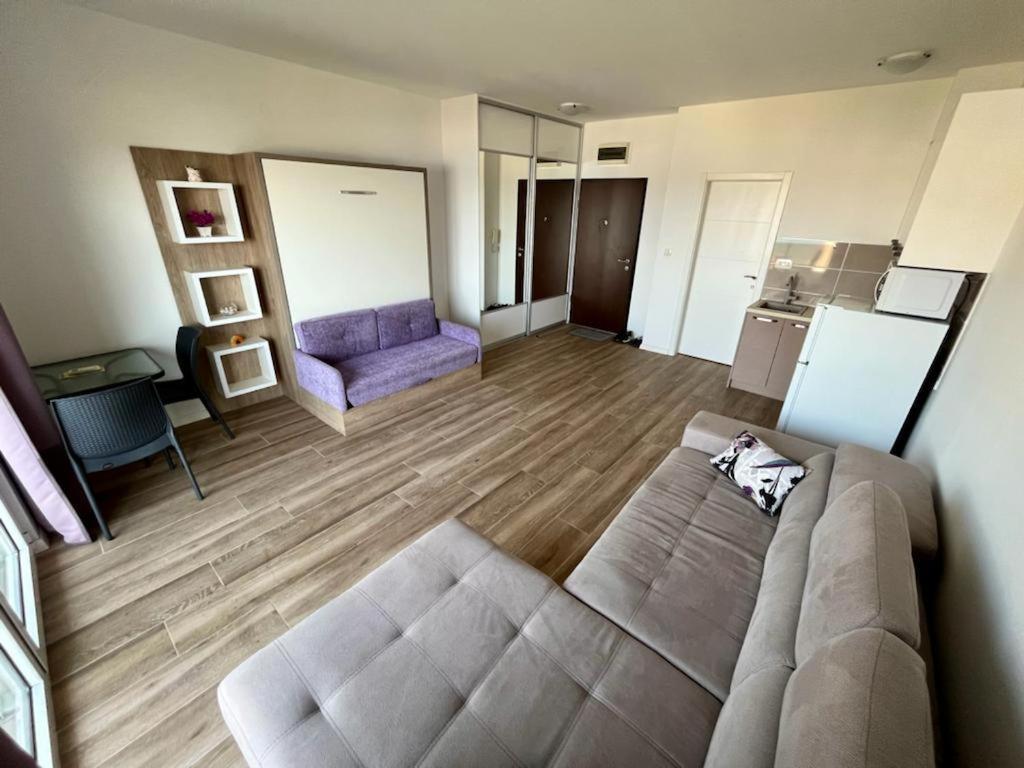 Apartments Gc 3 Rafailovici Bagian luar foto