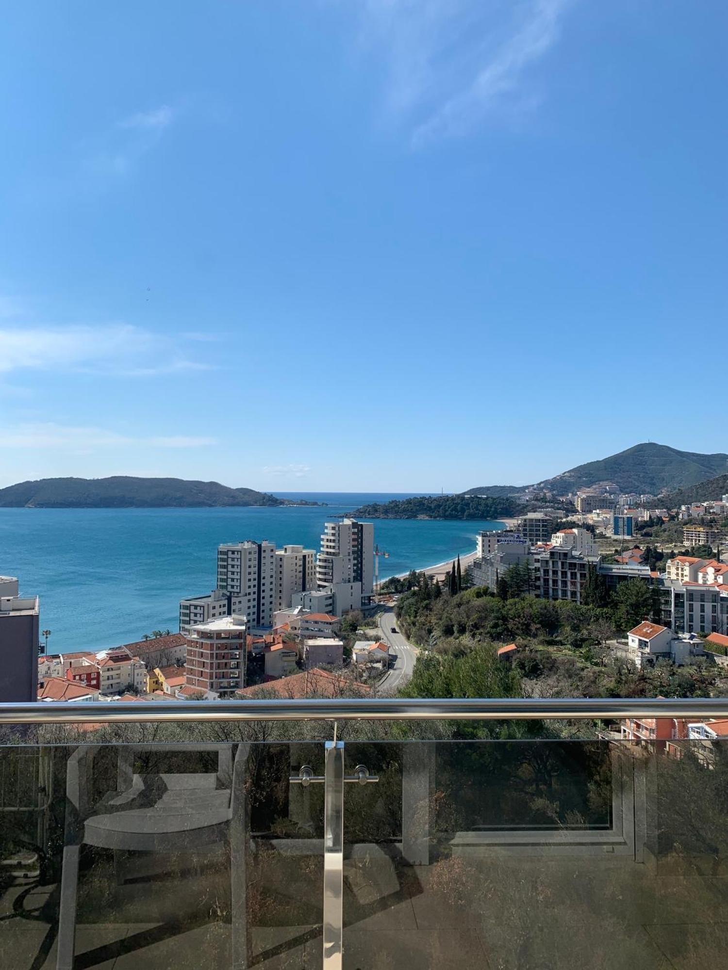Apartments Gc 3 Rafailovici Bagian luar foto